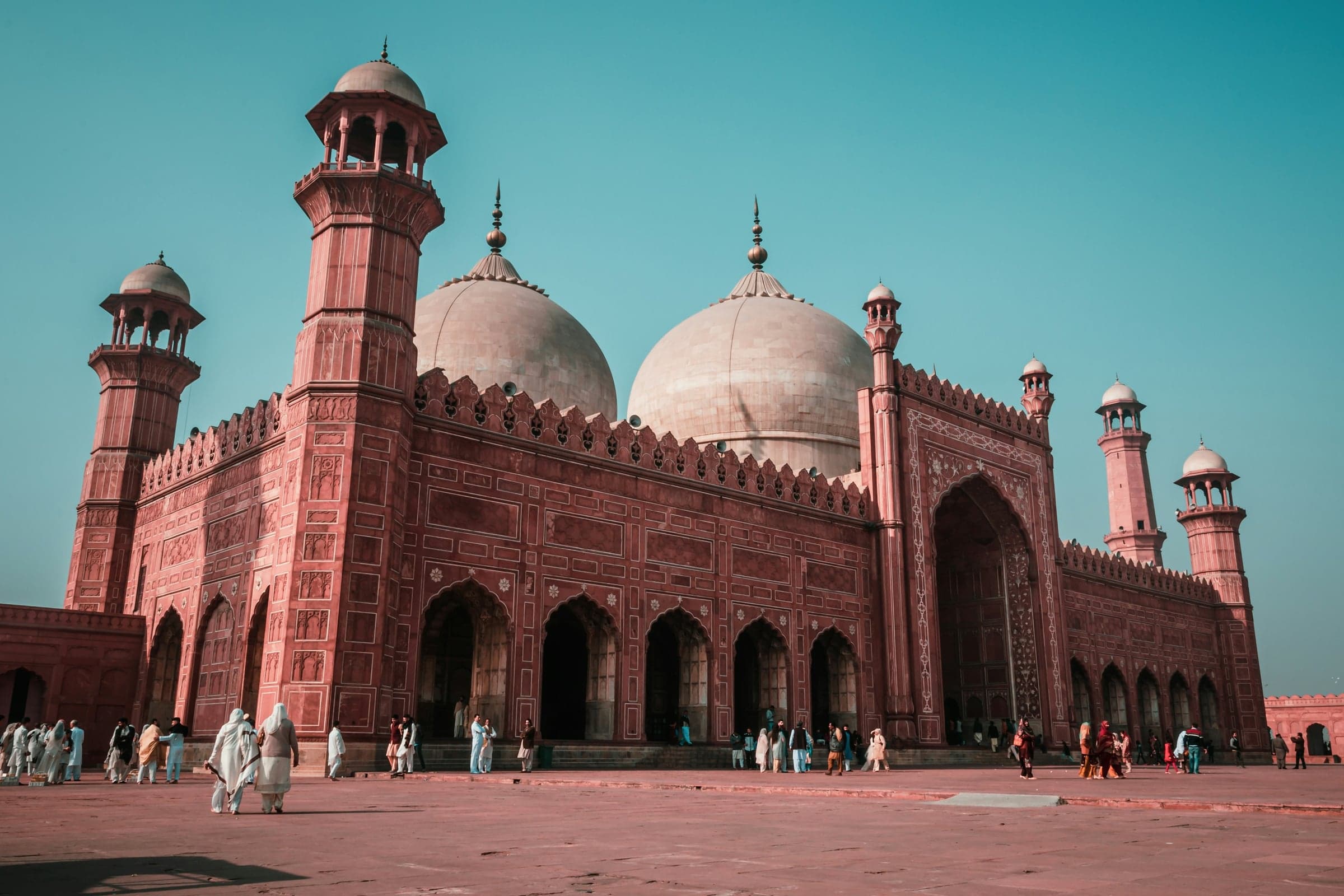 Pakistanas